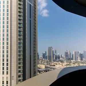 Apartment Maison Privee - Luxury Urban Retreat With Burj Khalifa Views Dubai